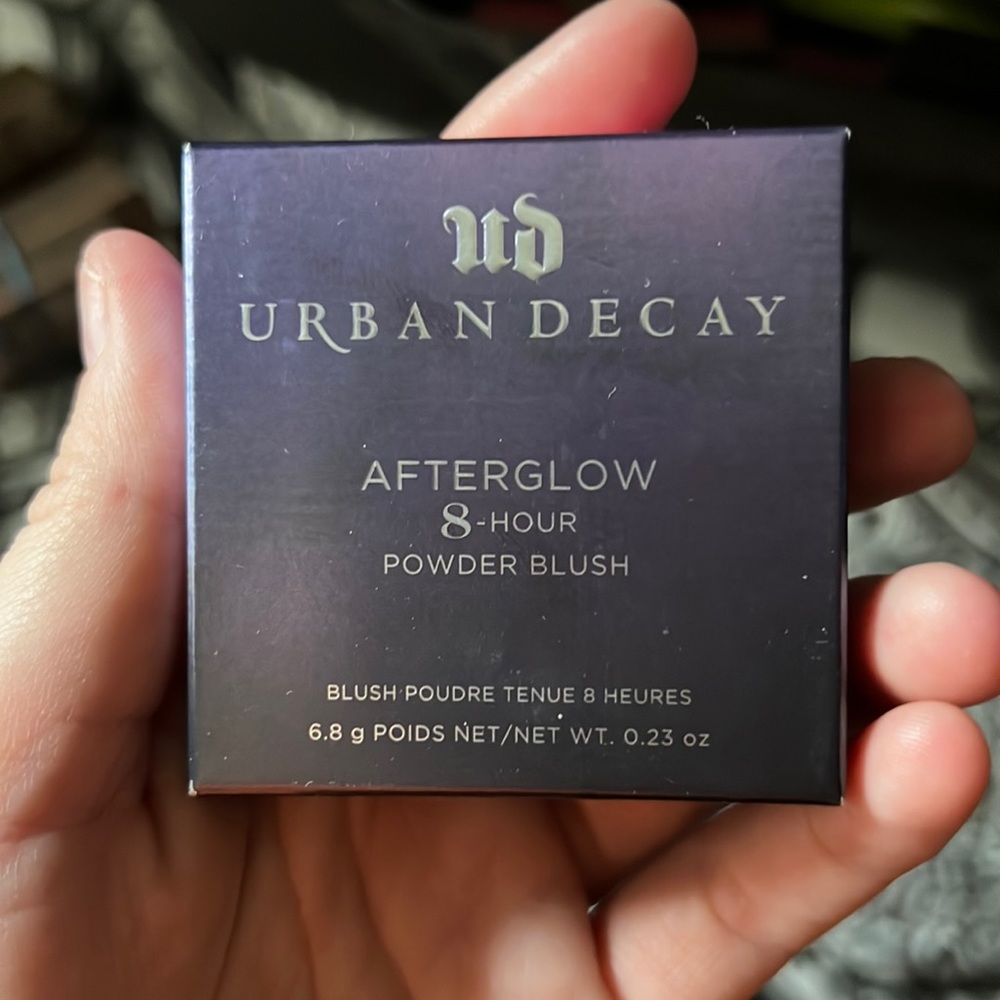 UD afterglow 8-hour powder blush